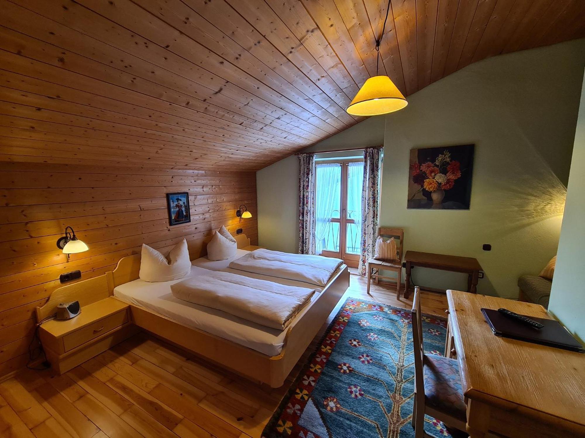 Hotel Altwirt เลงกรีส ภายนอก รูปภาพ
